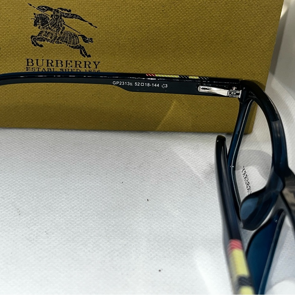 Burberry Black Rectangular Eyewear - image 4